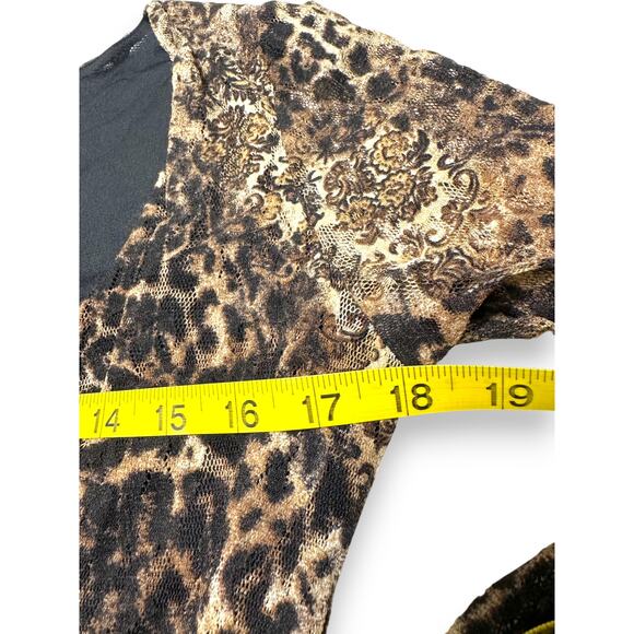 Chicos Leopard & Baroque Print V Neck 3/4 Sleeve Top size medium - Picture 4 of 7